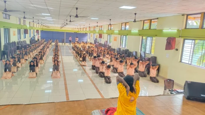 Eco and health club yoga photos (2)