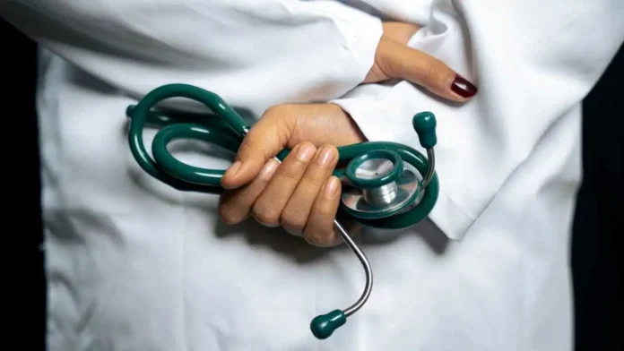 fake-doctor